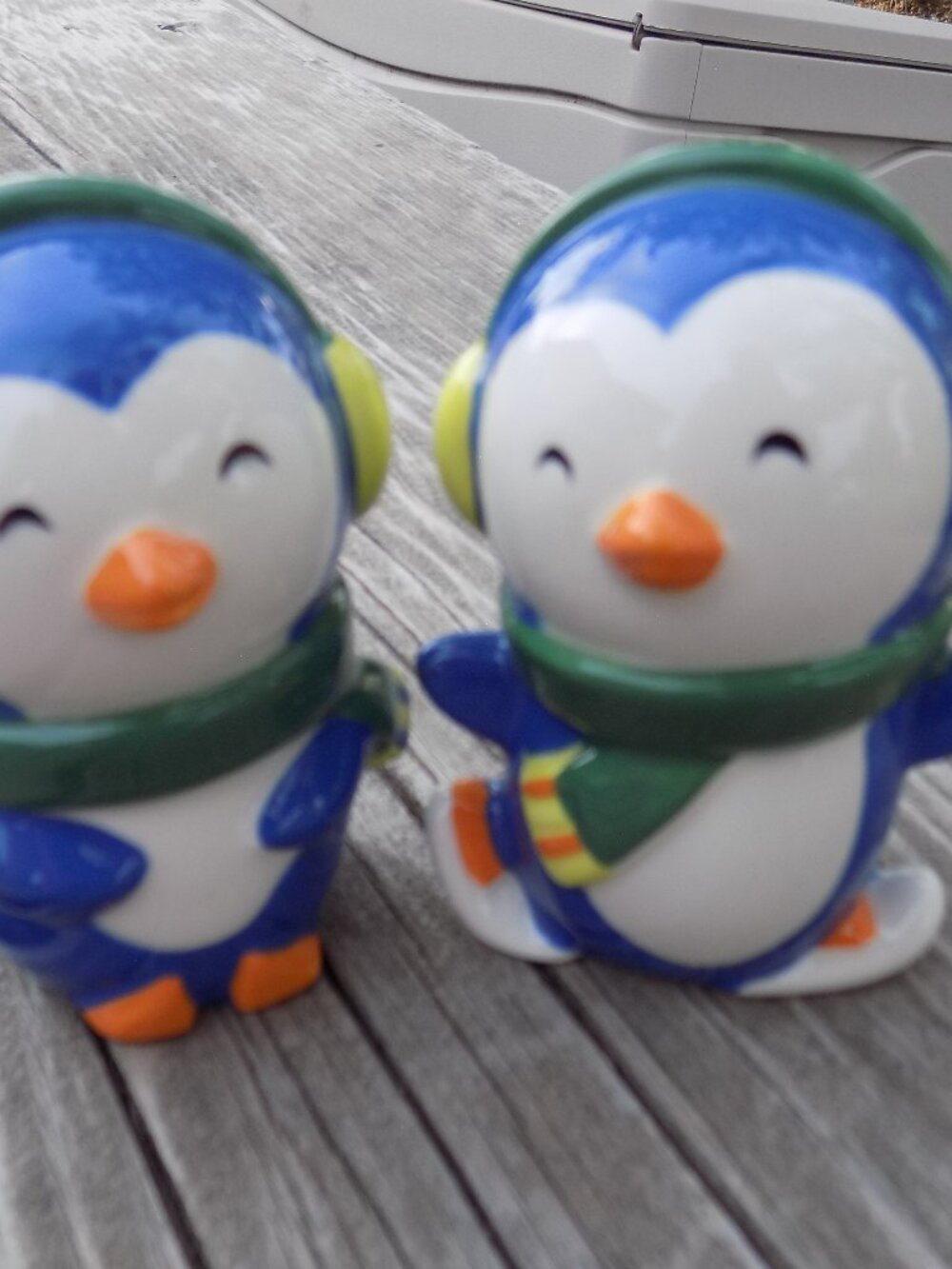 PENQUIN SALT PEPPER Shaker, Blue White *